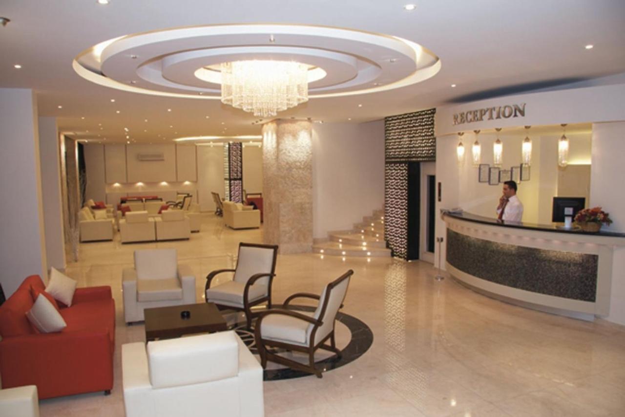 Esat Hotel Кушадасъ Екстериор снимка