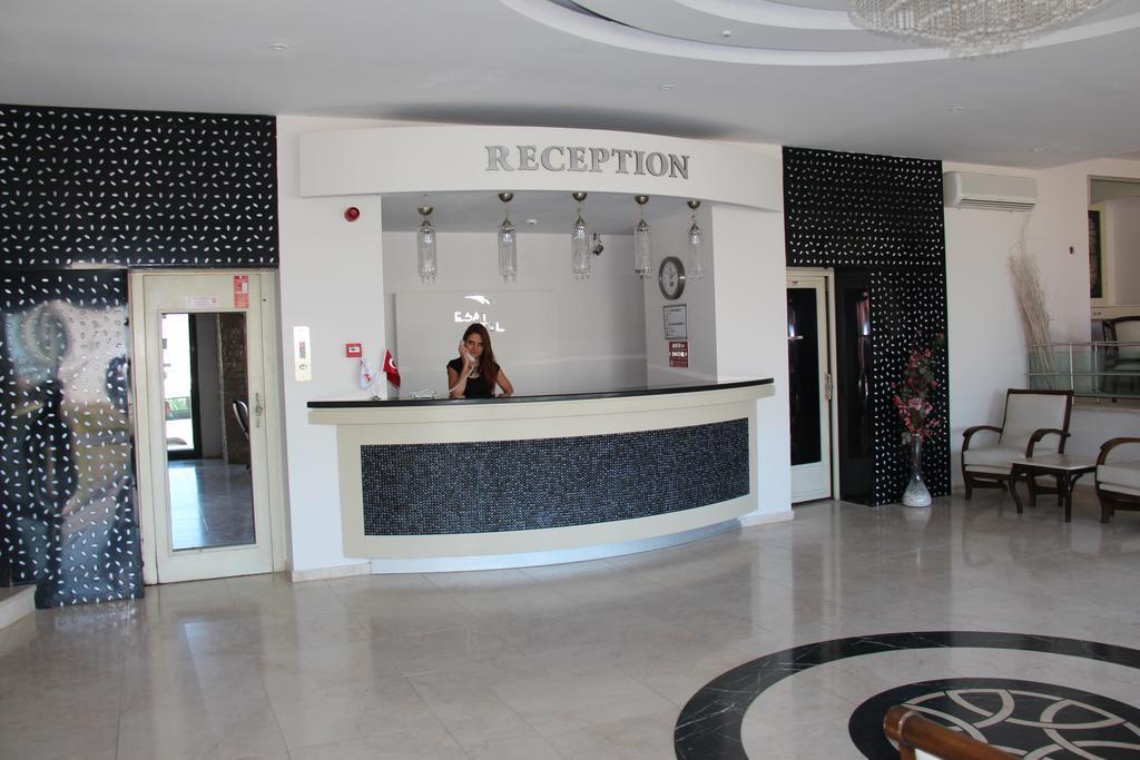 Esat Hotel Кушадасъ Екстериор снимка