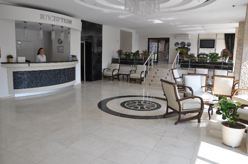 Esat Hotel Кушадасъ Екстериор снимка