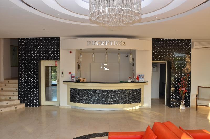 Esat Hotel Кушадасъ Екстериор снимка