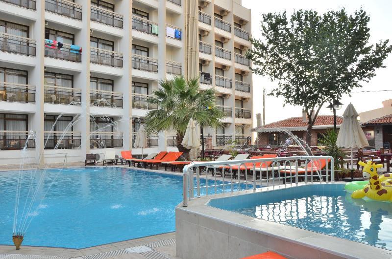 Esat Hotel Кушадасъ Екстериор снимка